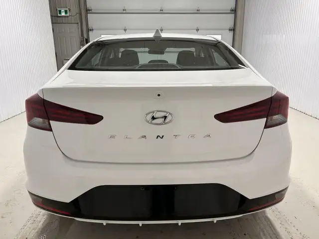 Hyundai Elantra Preferred avec ensemble Soleil et sécurité IVT 2 - Photo 9