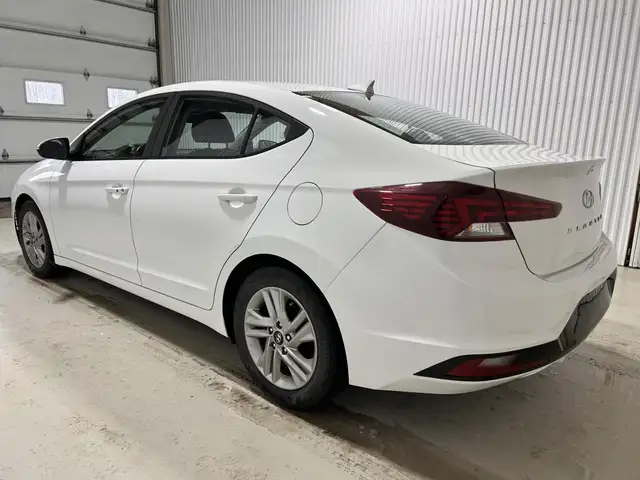 Hyundai Elantra Preferred avec ensemble Soleil et sécurité IVT 2 - Photo 11