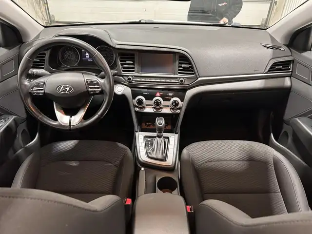 Hyundai Elantra Preferred avec ensemble Soleil et sécurité IVT 2 - Photo 16