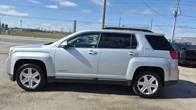 2013 GMC Terrain SLE-2, V6, ONLY 105KMS, 2 SETS OF WHEELS, CERT - Photo 2