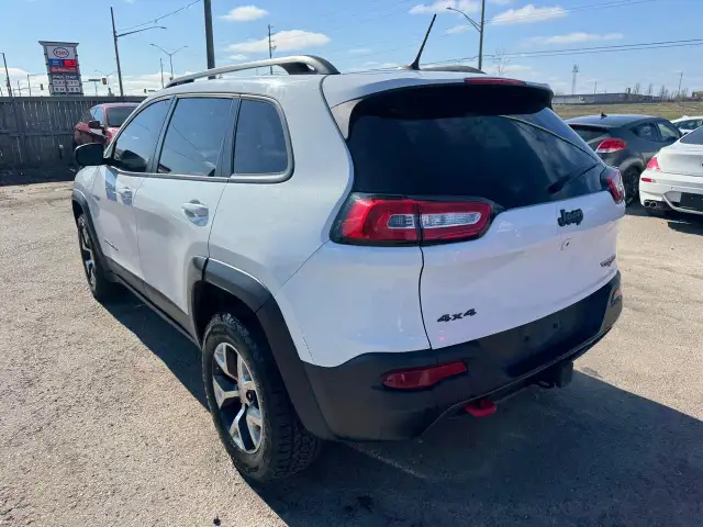 2015 Jeep Cherokee Trailhawk, NO ACCIDENTS, WELL MAINTAINED, CER - Photo 3