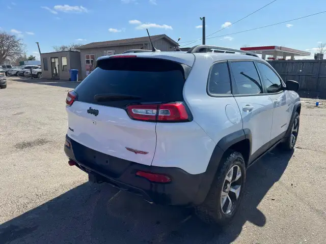 2015 Jeep Cherokee Trailhawk, NO ACCIDENTS, WELL MAINTAINED, CER - Photo 5