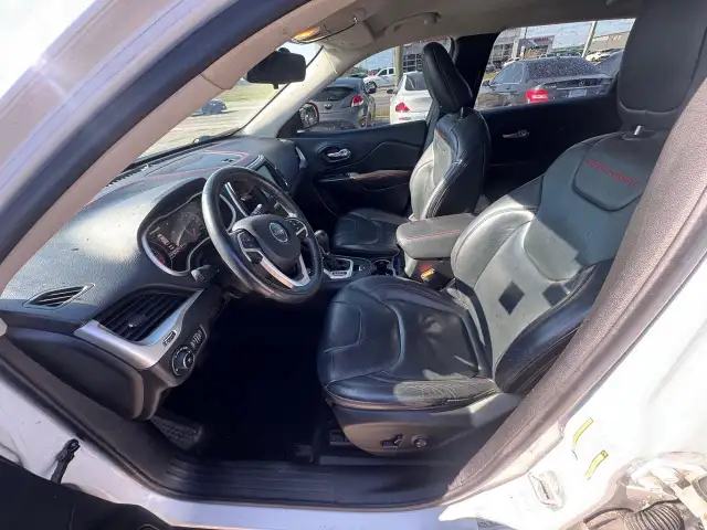 2015 Jeep Cherokee Trailhawk, NO ACCIDENTS, WELL MAINTAINED, CER - Photo 9