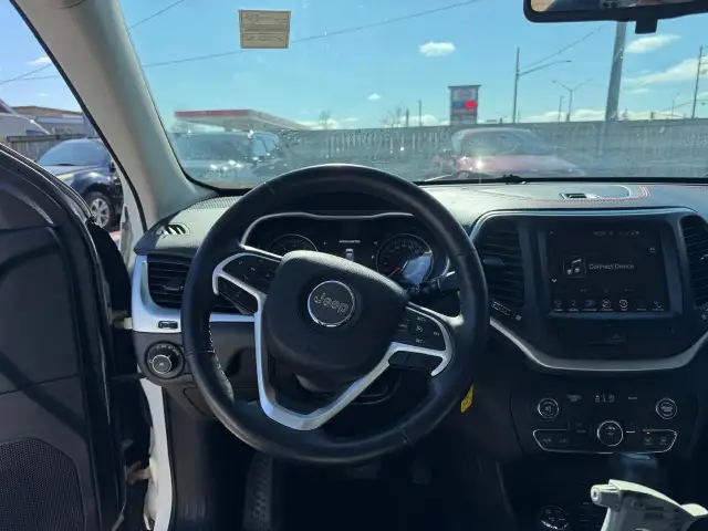 2015 Jeep Cherokee Trailhawk, NO ACCIDENTS, WELL MAINTAINED, CER - Photo 12