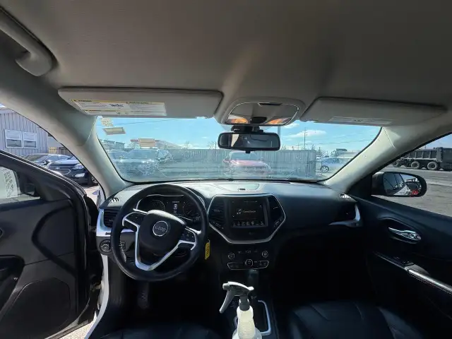 2015 Jeep Cherokee Trailhawk, NO ACCIDENTS, WELL MAINTAINED, CER - Photo 13