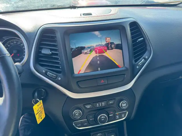 2015 Jeep Cherokee Trailhawk, NO ACCIDENTS, WELL MAINTAINED, CER - Photo 14