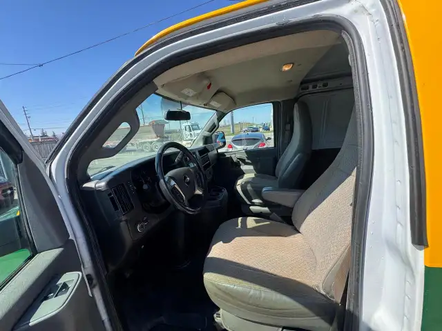 2019 Chevrolet Express Cargo Van V6, NEWER TIRES, RUNS GREAT, CE - Photo 9