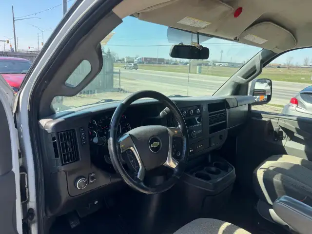 2019 Chevrolet Express Cargo Van V6, NEWER TIRES, RUNS GREAT, CE - Photo 10