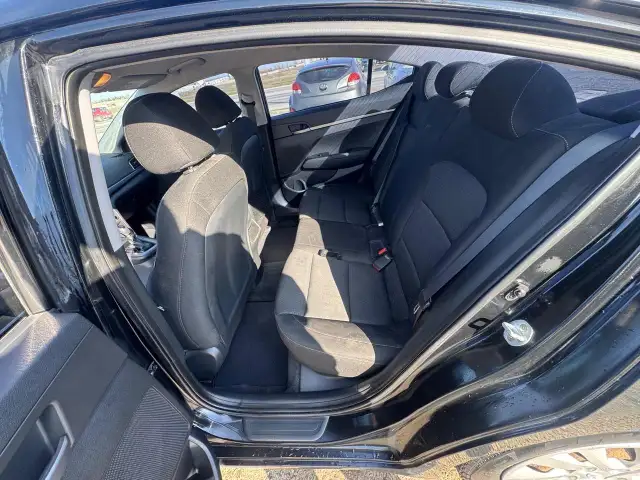 2017 Hyundai Elantra LE, WELL MAINTAINED, WARRANTY, CERTIFIED - Photo 10