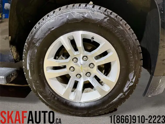 2018 Chevrolet Suburban 8 PASSENGER! 4X4! ONE OWNER! 2ND SET OF - Photo 7