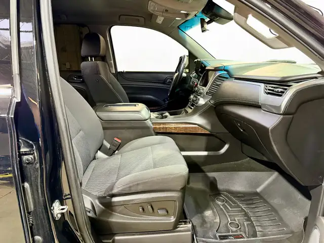 2018 Chevrolet Suburban 8 PASSENGER! 4X4! ONE OWNER! 2ND SET OF - Photo 8