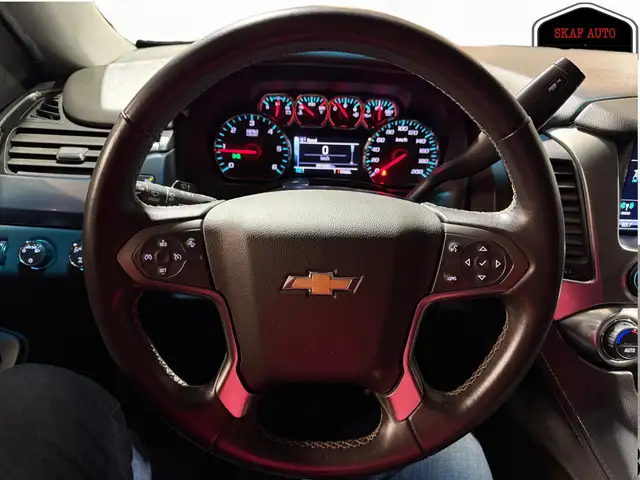 2018 Chevrolet Suburban 8 PASSENGER! 4X4! ONE OWNER! 2ND SET OF - Photo 18