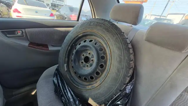 2005 Toyota Corolla CE, AUTO, SEDAN, 178KMS, 2 SET WHEELS, CERT - Photo 12