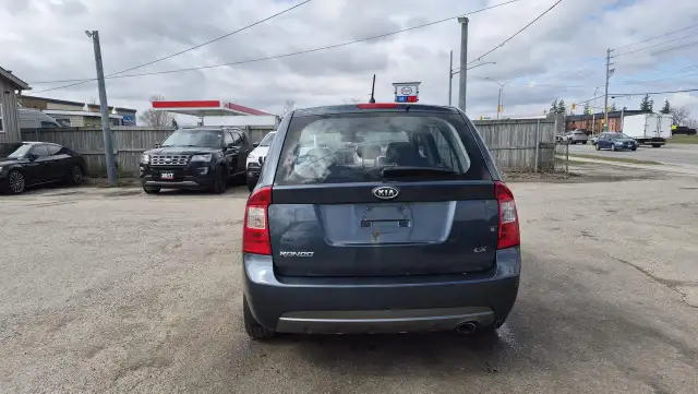 2012 Kia Rondo LX, WELL MAINTAINED, ONLY 101KMS, CERTIFIED - Photo 4