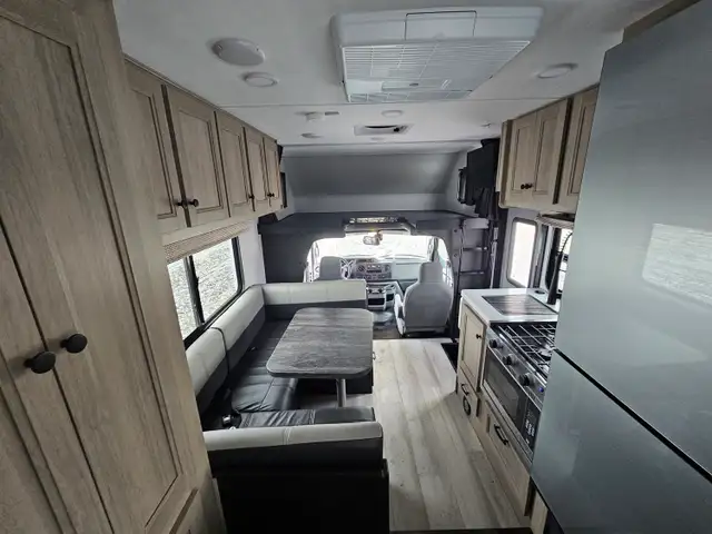 2025 Forest River 23 Ft Class C Motorhome 2350 - Photo 21