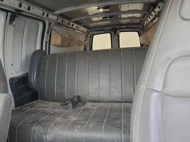 2022 Chevrolet Express Cargo Van RWD 2500 155' 5 PASSENGER - Photo 2