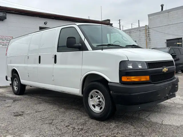 2022 Chevrolet Express Cargo Van RWD 2500 155' 5 PASSENGER - Photo 3