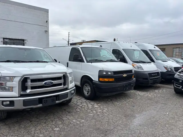 2022 Chevrolet Express Cargo Van RWD 2500 155' 5 PASSENGER - Photo 4