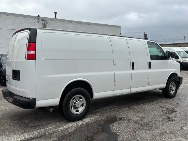 2022 Chevrolet Express Cargo Van RWD 2500 155' 5 PASSENGER - Photo 5