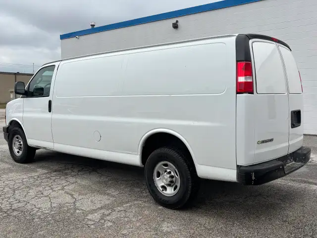 2022 Chevrolet Express Cargo Van RWD 2500 155' 5 PASSENGER - Photo 6