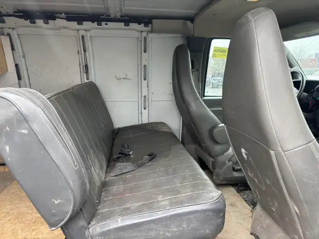 2022 Chevrolet Express Cargo Van RWD 2500 155' 5 PASSENGER - Photo 7