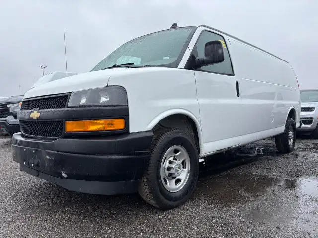 2022 Chevrolet Express Cargo Van RWD 2500 155' 5 PASSENGER - Photo 9