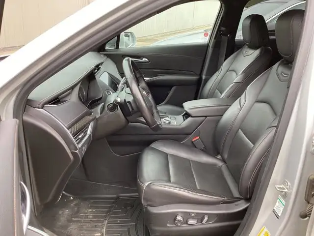 2019 Cadillac XT4 AWD Sport | Panoramic Roof | Heated Steering - Photo 3