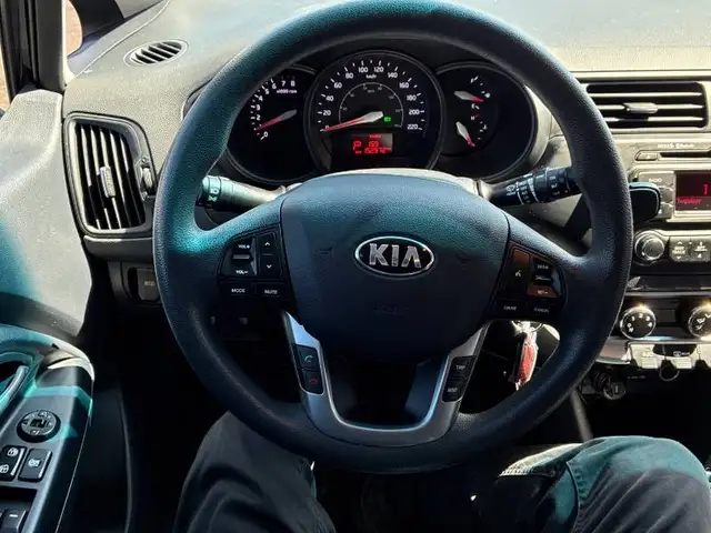 2015 KIA RIO 5-DOOR LX EDITION | LOW KM | ECO SAVER - Photo 6
