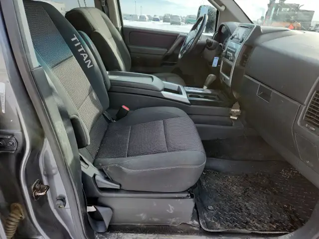 2014 Nissan Titan w/SV Value Truck Package - Photo 17