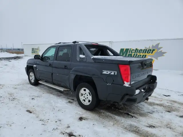 2004 Chevrolet Avalanche - Photo 2