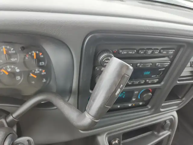 2004 Chevrolet Avalanche - Photo 10