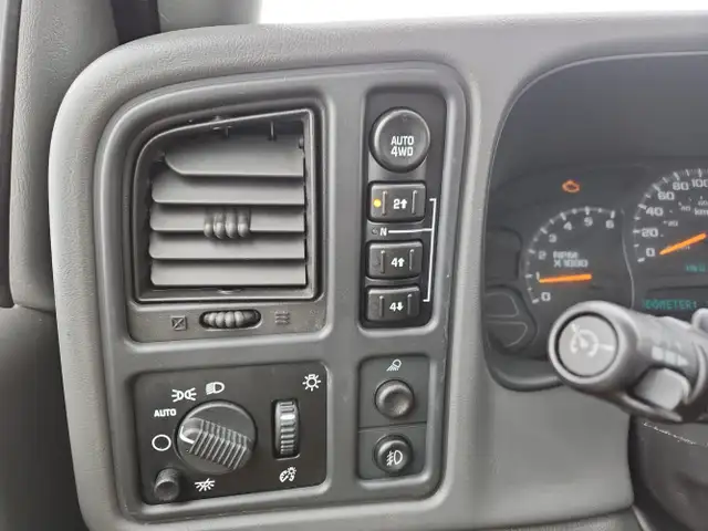 2004 Chevrolet Avalanche - Photo 12