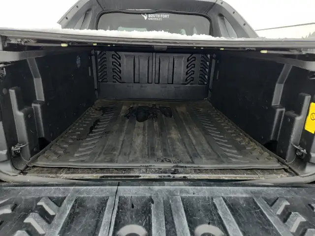 2004 Chevrolet Avalanche - Photo 24