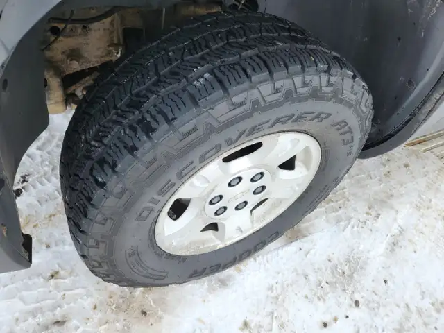 2004 Chevrolet Avalanche - Photo 30