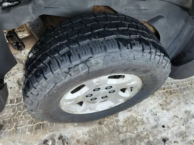 2004 Chevrolet Avalanche - Photo 32