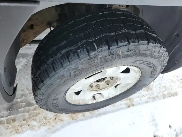 2004 Chevrolet Avalanche - Photo 33