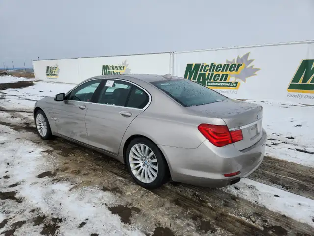 2012 BMW 7 Series - Photo 2
