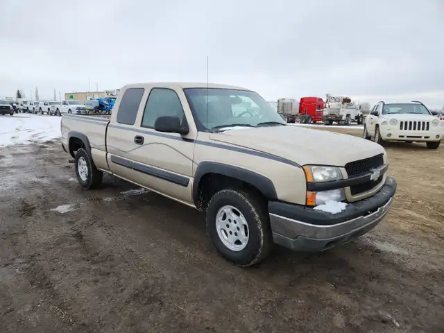 2004 Chevrolet Silverado 1500 - Photo 2
