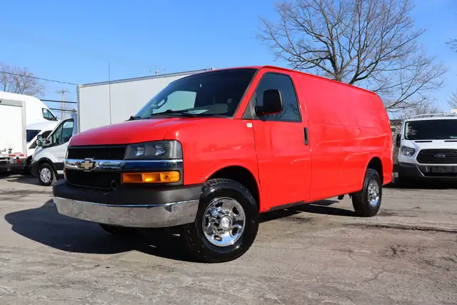 Chevrolet Express Cutaway 2500 CARGO / GARANTIE 1 ANS IMPECCABLE - Photo 2