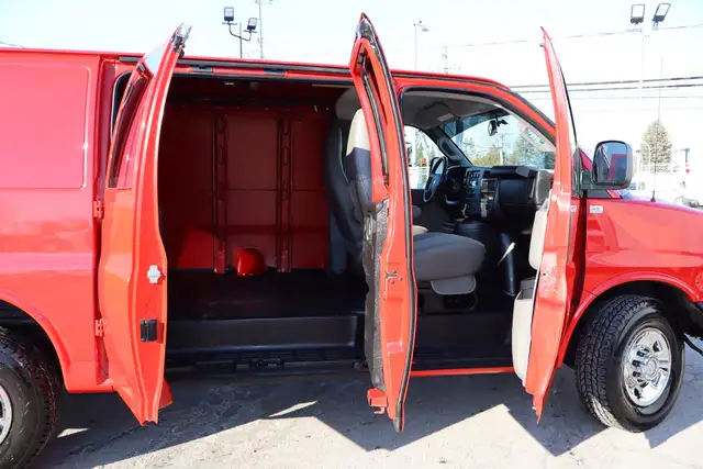 Chevrolet Express Cutaway 2500 CARGO / GARANTIE 1 ANS IMPECCABLE - Photo 10
