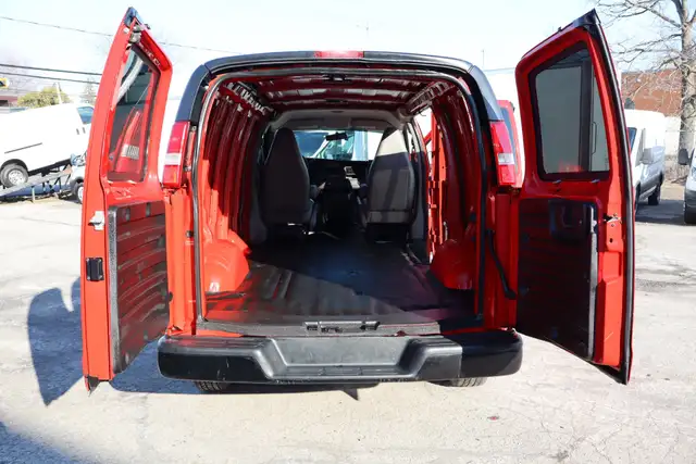Chevrolet Express Cutaway 2500 CARGO / GARANTIE 1 ANS IMPECCABLE - Photo 11
