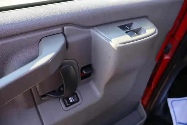 Chevrolet Express Cutaway 2500 CARGO / GARANTIE 1 ANS IMPECCABLE - Photo 19