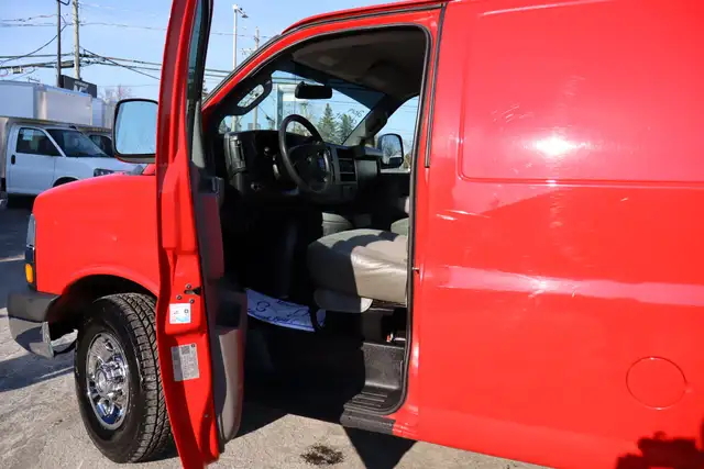 Chevrolet Express Cutaway 2500 CARGO / GARANTIE 1 ANS IMPECCABLE - Photo 21
