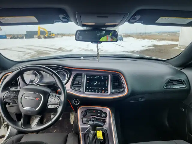 2018 Dodge Challenger - Photo 15