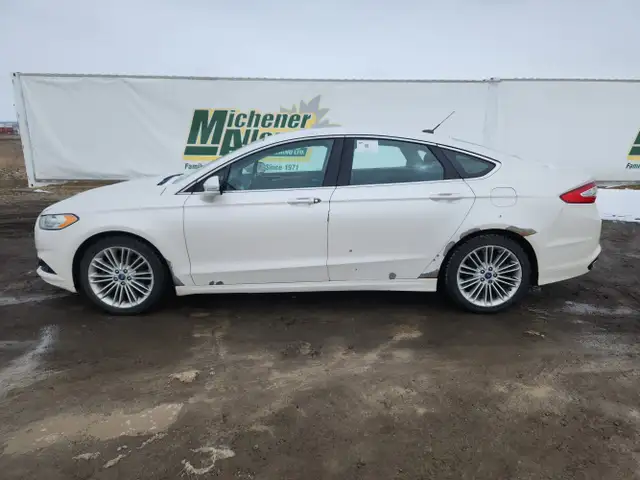 2013 Ford Fusion - Photo 2