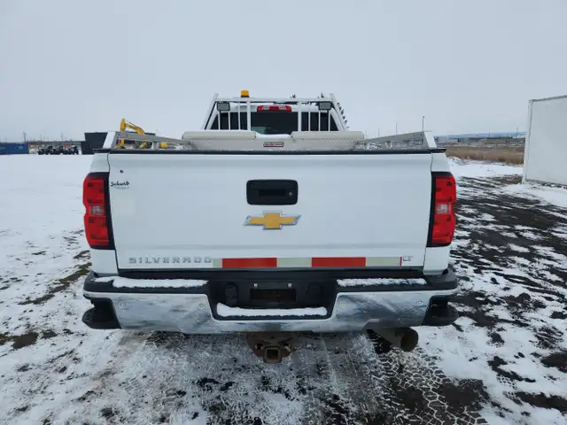 2016 Chevrolet Silverado 3500HD - Photo 4