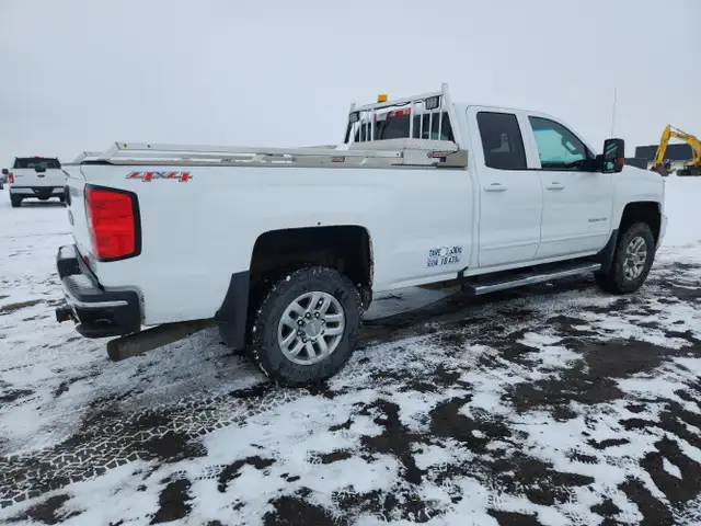 2016 Chevrolet Silverado 3500HD - Photo 5