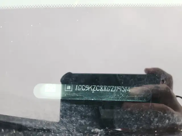 2016 Chevrolet Silverado 3500HD - Photo 9