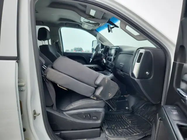 2016 Chevrolet Silverado 3500HD - Photo 23