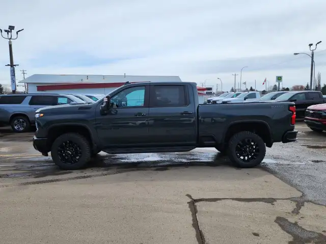 2026 Chevrolet Silverado 3500HD LT 6'8 FOOT BOX | DURAMAX | T... - Photo 3